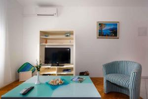 Apartments in Vrbnik/Insel Krk 36771 