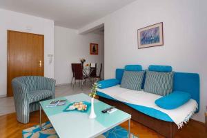 Apartments in Vrbnik/Insel Krk 36771 