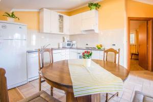 Apartment in Vrbnik/Insel Krk 36770 