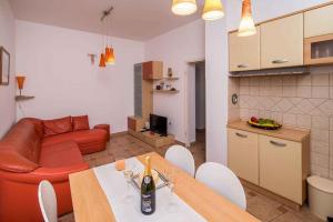 Apartment in Vrbnik - Insel Krk 36842