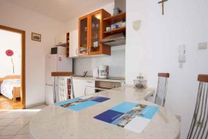 Apartments in Vrbnik - Insel Krk 36771