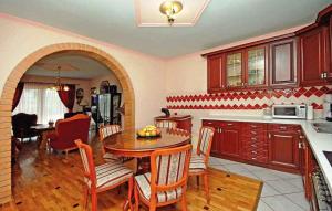 Holiday home in Donji Prolozac 27078