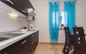Apartment in Vrbnik - Insel Krk 35843