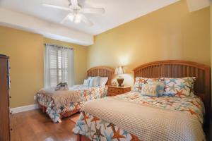 Apartment room in Twin Palms Resort #1601 by Book That Condo