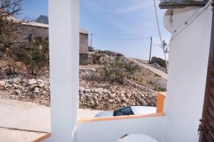 (4890-4) Apartment in Metajna with balcony, air conditioning, WiFi