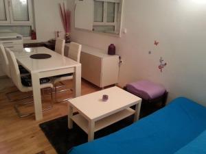 Apartment in Zagreb with balcony, W-LAN, washing machine 4292-1
