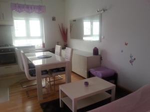 Apartment in Zagreb with balcony, W-LAN, washing machine 4292-1