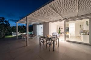 Villa Iris - IsulaTravel