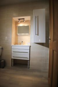 Maisons de vacances Maison tendance avec jardin, centre village, Alpilles, familles : photos des chambres