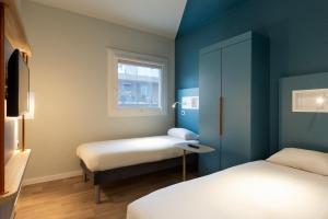 Hotels Ibis Budget Bourgoin Jallieu Centre : Chambre Classique avec 1 Lit Double et 1 Lit Simple