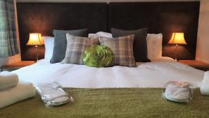 Hollicarrs - Stag Lodge