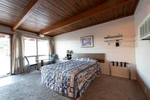 Cedar Inn - 科尔比