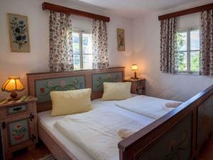 Holiday home in Mühlbach im Pinzgau 35597