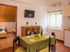 Apartment in Vrbnik - Insel Krk 13622