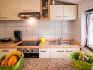 Apartment in Vrbnik - Insel Krk 13622