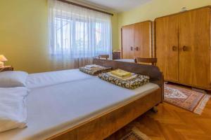 Three-Bedroom Apartment in Crikvenica XIII