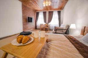 Luxury apartment with Rynok square view