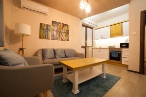 Апартамент РАЙНОВИ - 3hvězdičkové hotely ve městě Pleven