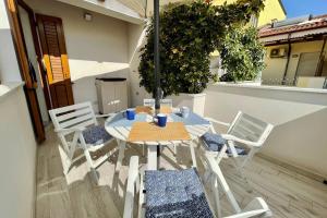 FREE PRIVATE PARKING, New Apartment img29