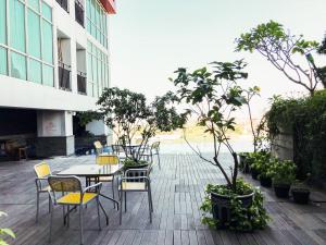 Best View & Strategic 2BR Apartment at Tamansari Papilio By Travelio