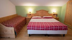 Classic Triple Room room in Hotel Bellevue