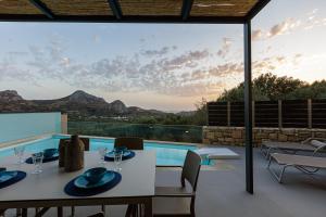 Porti Villas Iraklis