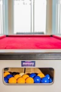 By Lushlets - City Centre Hot tub Pool table - Great for Hens Stags & Rugby groups!