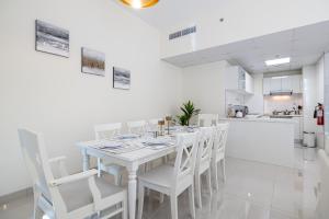 Charming 3 BR with walking distance to the Beach