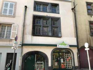 3 chambres en lit double, 6 personnes, dans appartement entièrement rénové, 70 m2 , WIFI,Climatisation, très calme , tout équipé,lit bébé