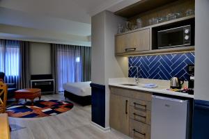 Courtyard Hotel Rosebank