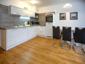 Dünenpark Binz - Komfortplus Ferienwohnung mit 1 Schlafzimmer und Balkon im Dachgeschoss 294