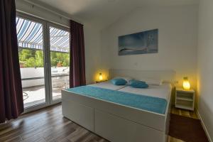 Studio Apartment in Vir with Terrace, Air Conditioning, Wi-Fi, Washing Machine (4781-1)