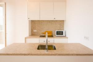 Alfama Balcony River View by LovelyStay