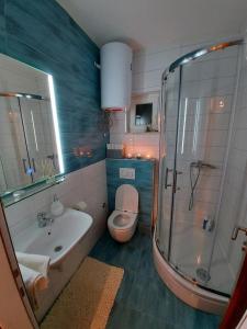 Three-Bedroom Apartment with Terrace and Sea View room in Apartments by the sea Mavarstica Ciovo - 1120