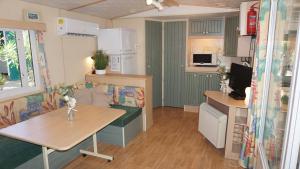 Campings Chalets met buitenkeuken op Camping Lei Suves - JoyCasa : Mobile Home