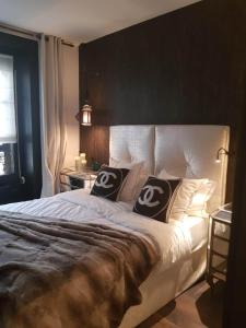 LUXUEUX APPARTEMENT AU COEUR DE GENEVE ,a deux pas du LAC