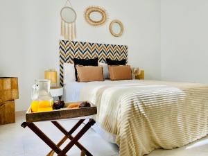 Canaryislandshost l Famara Surfer