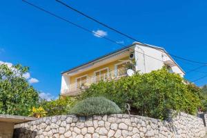 Three-Bedroom Apartment in Crikvenica XII