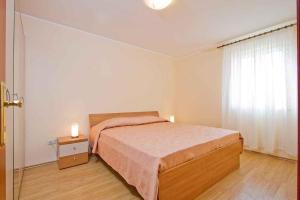 Two-Bedroom Apartment in Novigrad I