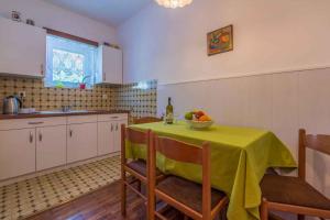 Two-Bedroom Apartment Crikvenica 3