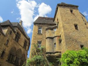 Maisons de vacances Vintage Holiday Home in Loubejac with a Private Pool : photos des chambres