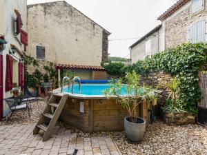 Maisons de vacances Charming holiday home in Cuxac Cabard s with pool : photos des chambres