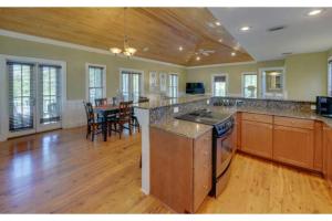 Three-Bedroom House room in Magnolia Cottages By The Sea- 113 Patina by Florida Star Vacations