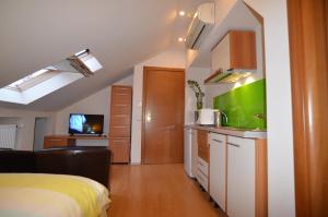 Standard Double Room - Attic Level room in GrandVille Apartments
