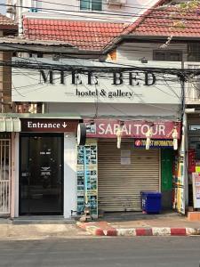 MIEL BED Hostel & Gallery