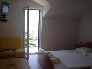 Studio apartment in Brist with Seaview, Balcony, Air condition, WIFI (4333-2)