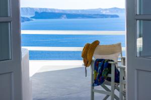 Oia Suites Santorini Greece