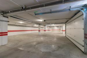 Modern and Stylish Apartment w Terrace