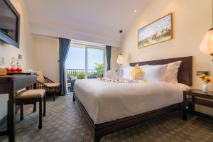 Hoi An Merrily De Art Hotel