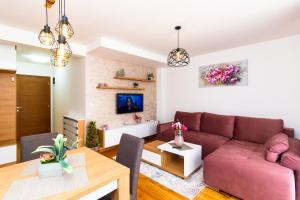 “Apartment Golden Peace”